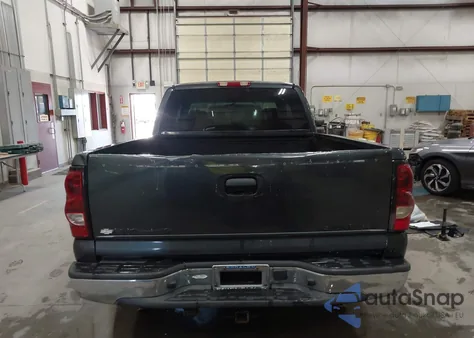 2004 Chevrolet Silverado 1500 Ls z USA, uszkodzony, nr VIN 2GCEC19V741218917